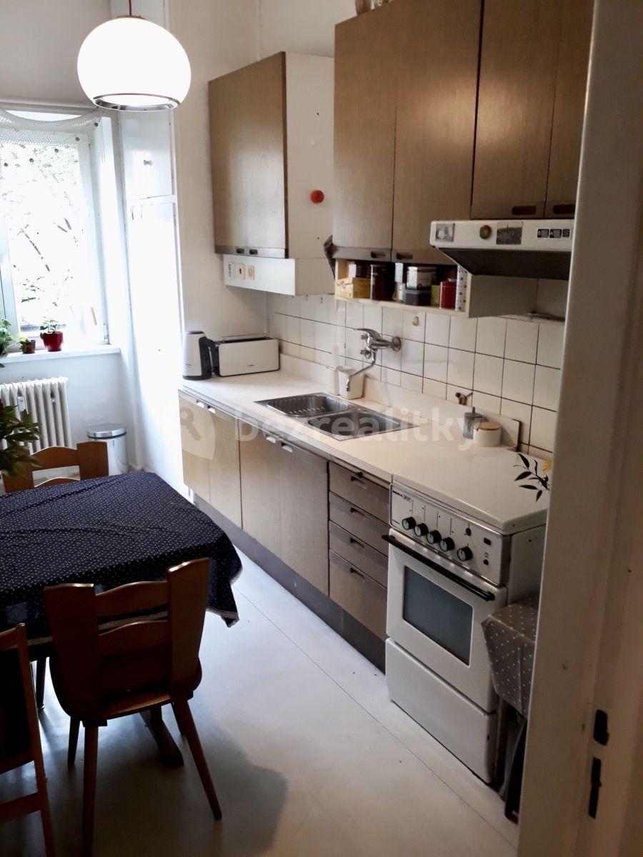 2 bedroom flat to rent, 64 m², Lucemburská, Prague, Prague