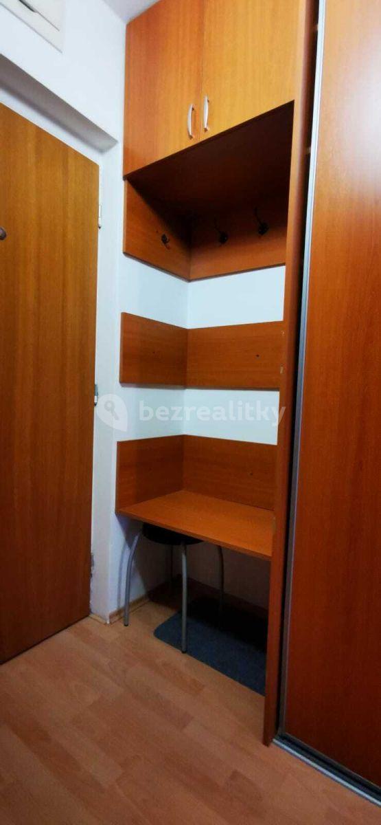 Small studio flat to rent, 25 m², Zadunajská cesta, Petržalka, Bratislavský Region