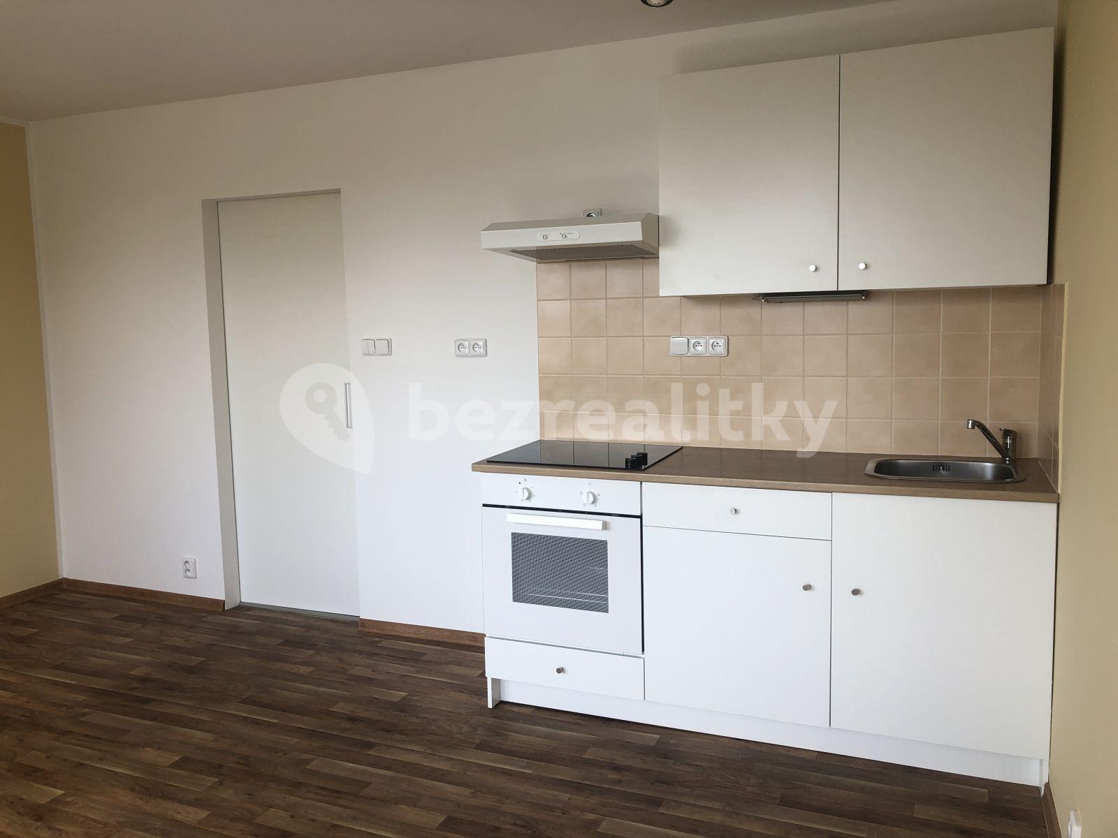 Small studio flat to rent, 26 m², Písnická, Prague, Prague