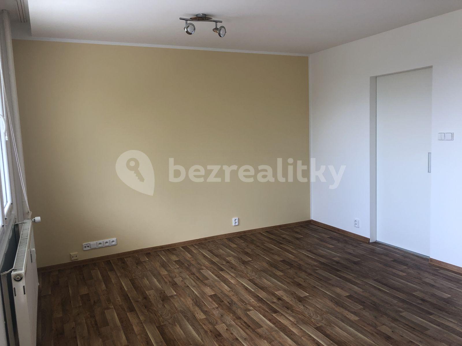 Small studio flat to rent, 26 m², Písnická, Prague, Prague