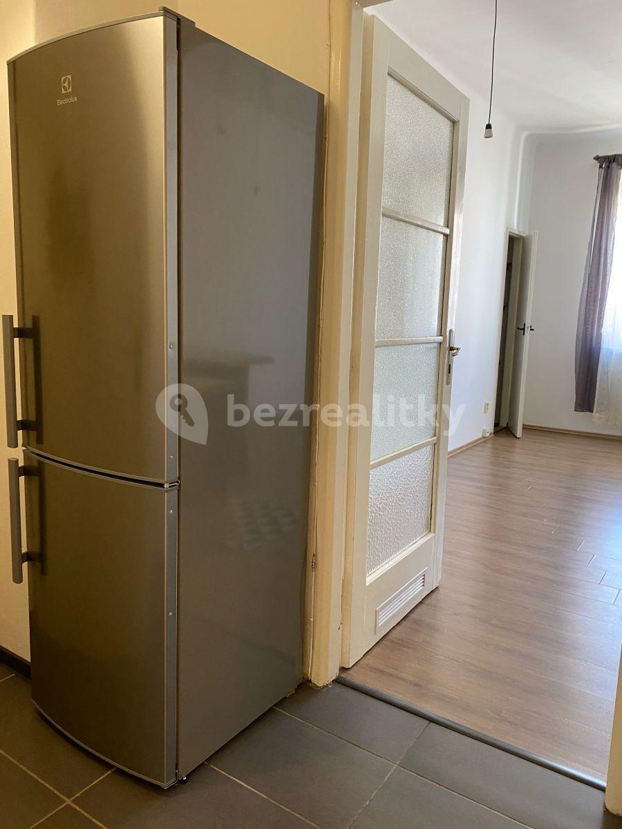 Small studio flat to rent, 30 m², Na Pankráci, Prague, Prague