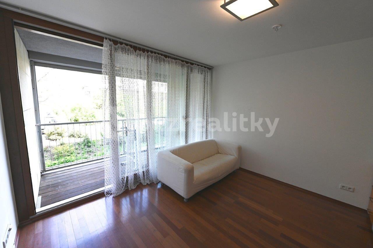 2 bedroom with open-plan kitchen flat to rent, 115 m², Podnádražní, Prague, Prague