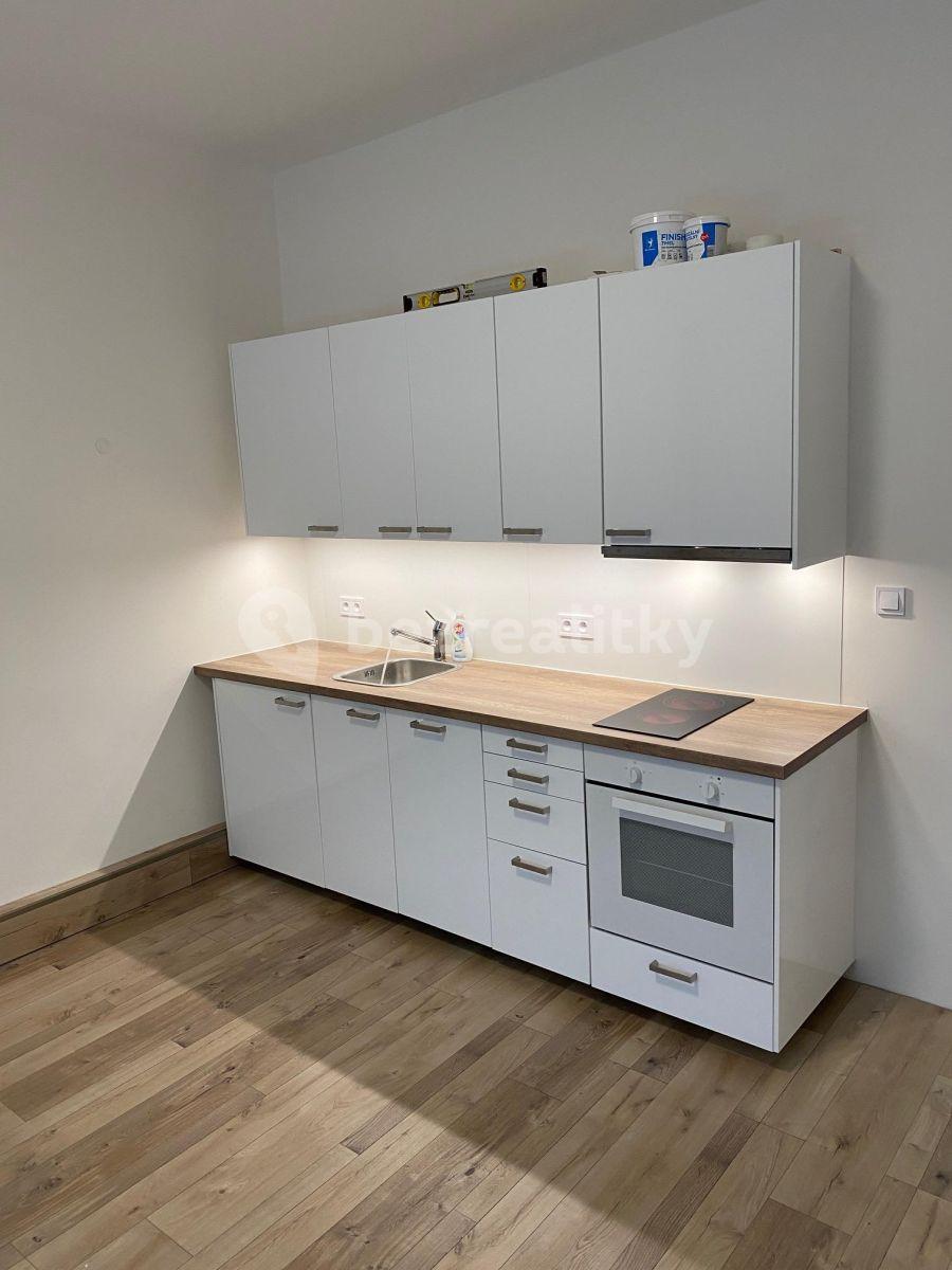 Small studio flat to rent, 27 m², U Obecního dvora, Prague, Prague