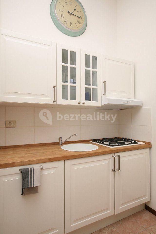 1 bedroom with open-plan kitchen flat to rent, 50 m², Korunní, Prague, Prague