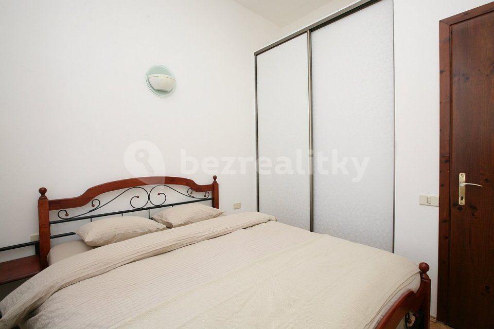 1 bedroom with open-plan kitchen flat to rent, 50 m², Korunní, Prague, Prague