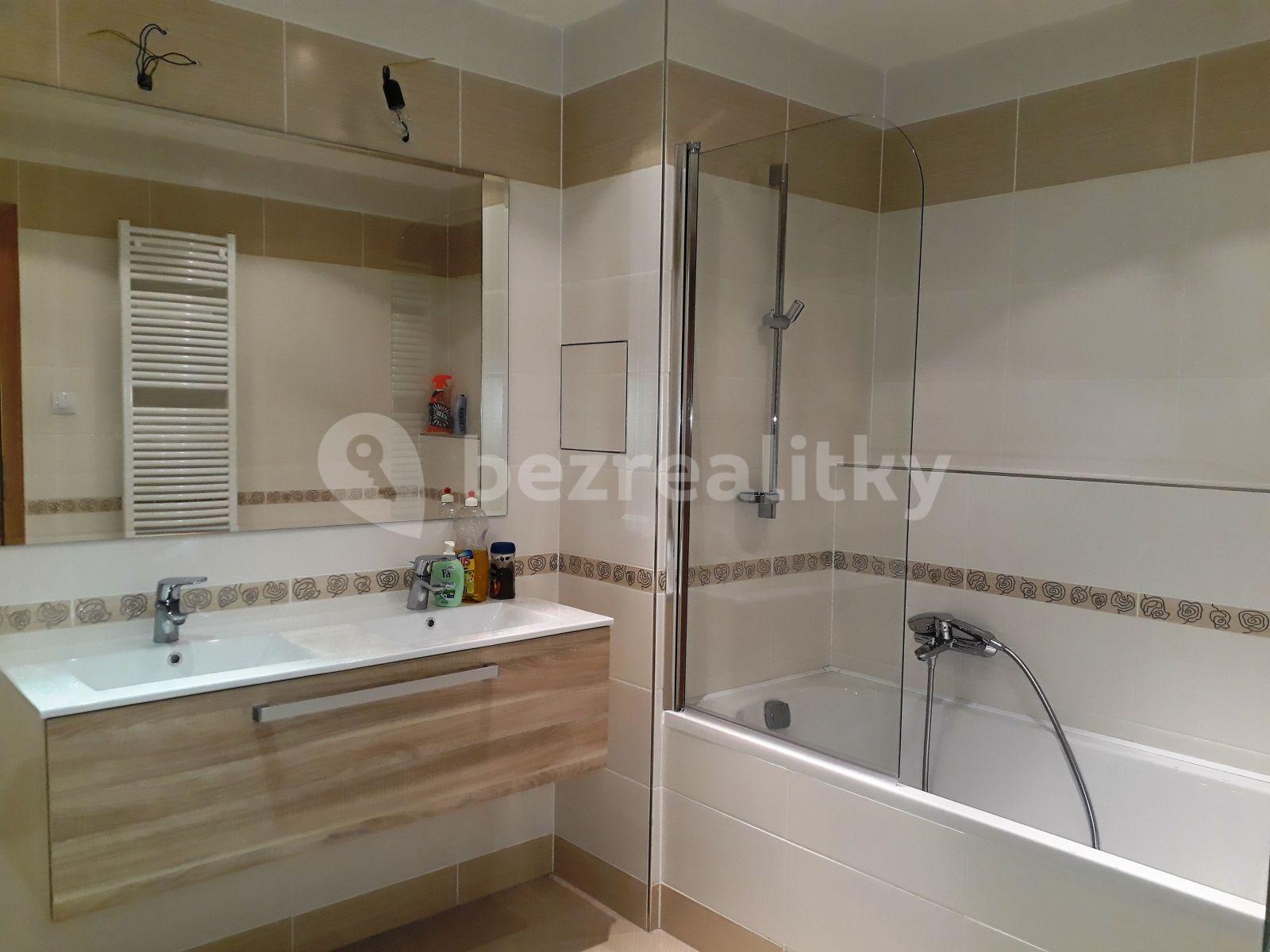 2 bedroom with open-plan kitchen flat to rent, 88 m², Kadečkové, Prague, Prague