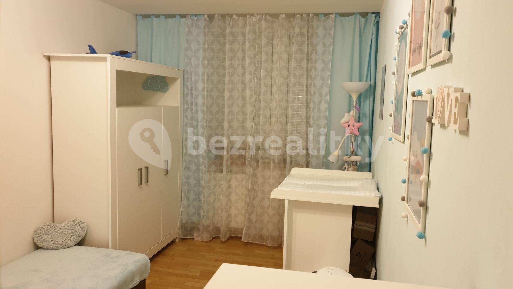 2 bedroom with open-plan kitchen flat to rent, 78 m², Petržílkova, Prague, Prague