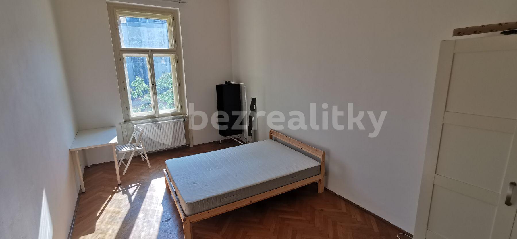 3 bedroom flat to rent, 130 m², Italská, Prague, Prague