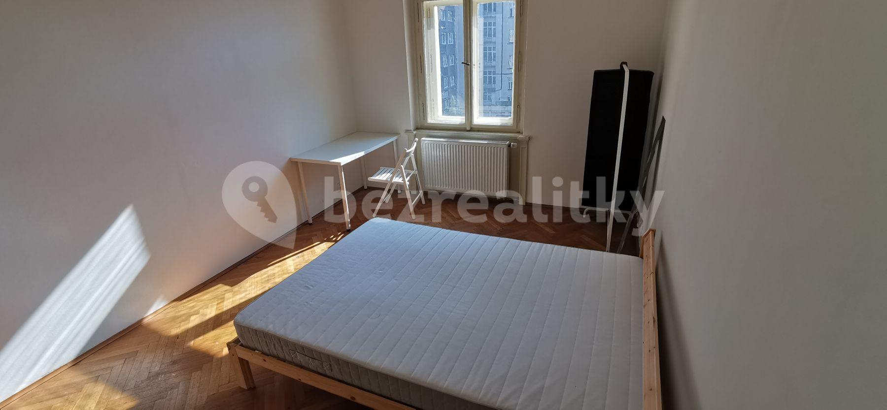 3 bedroom flat to rent, 130 m², Italská, Prague, Prague