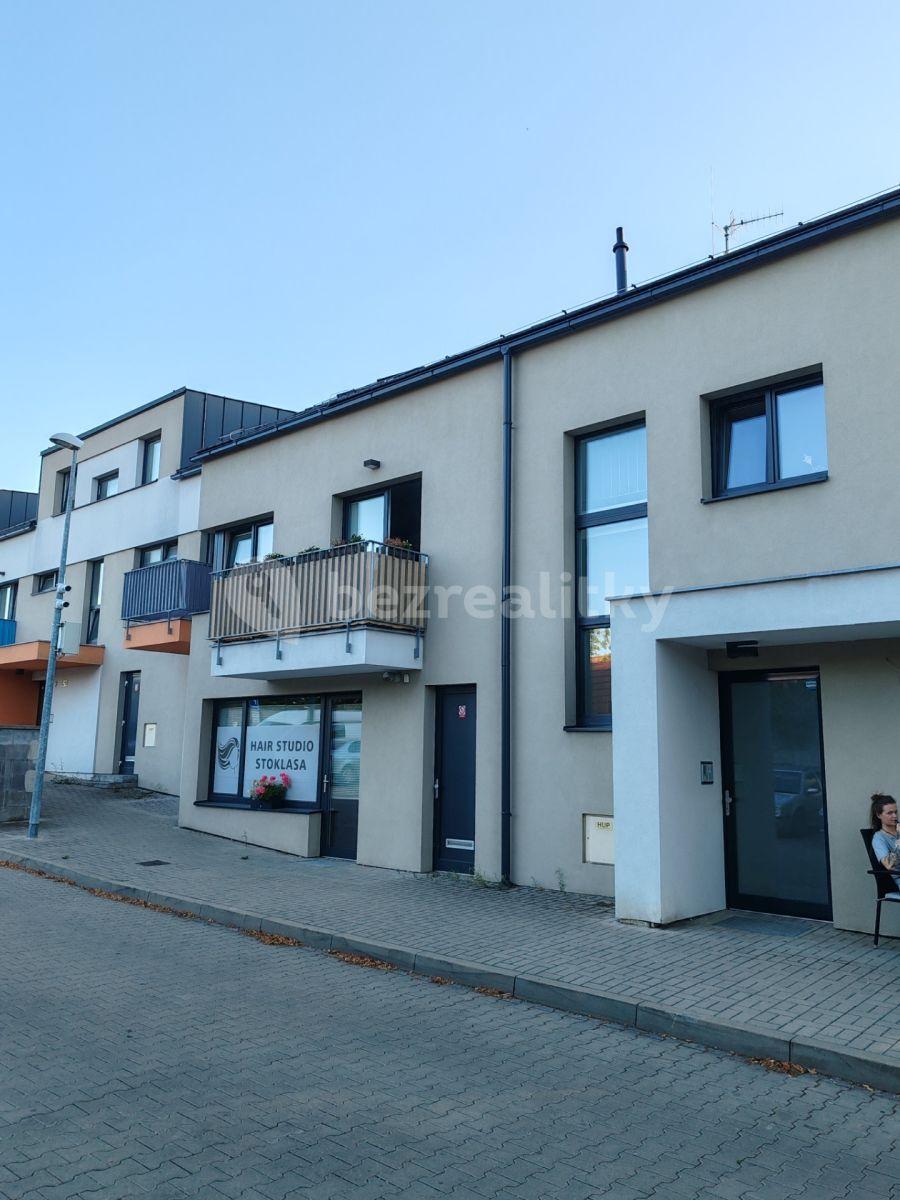 Studio flat to rent, 35 m², U Hrubých, Vestec, Středočeský Region