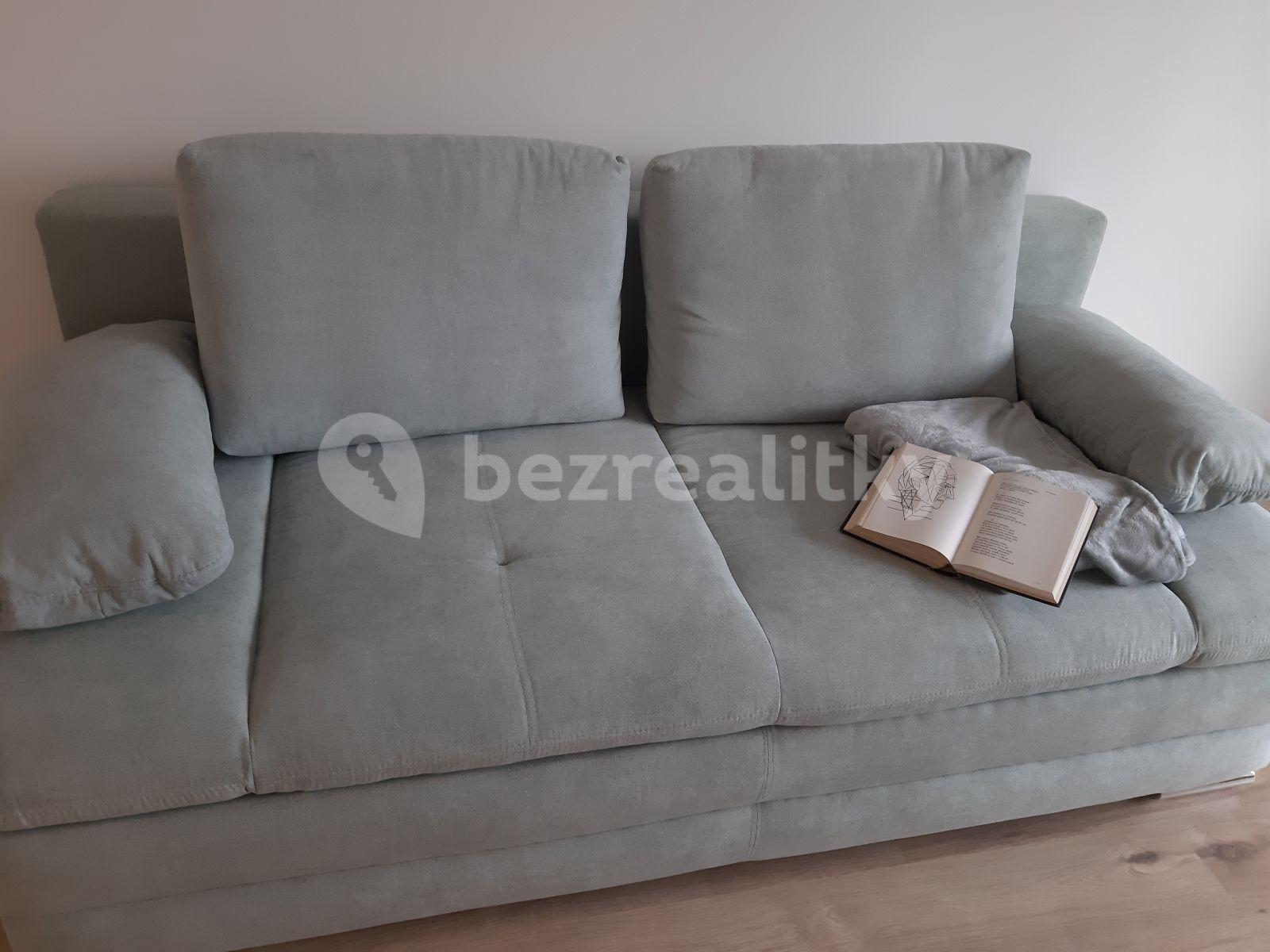 Studio flat to rent, 38 m², Horolezecká, Prague, Prague