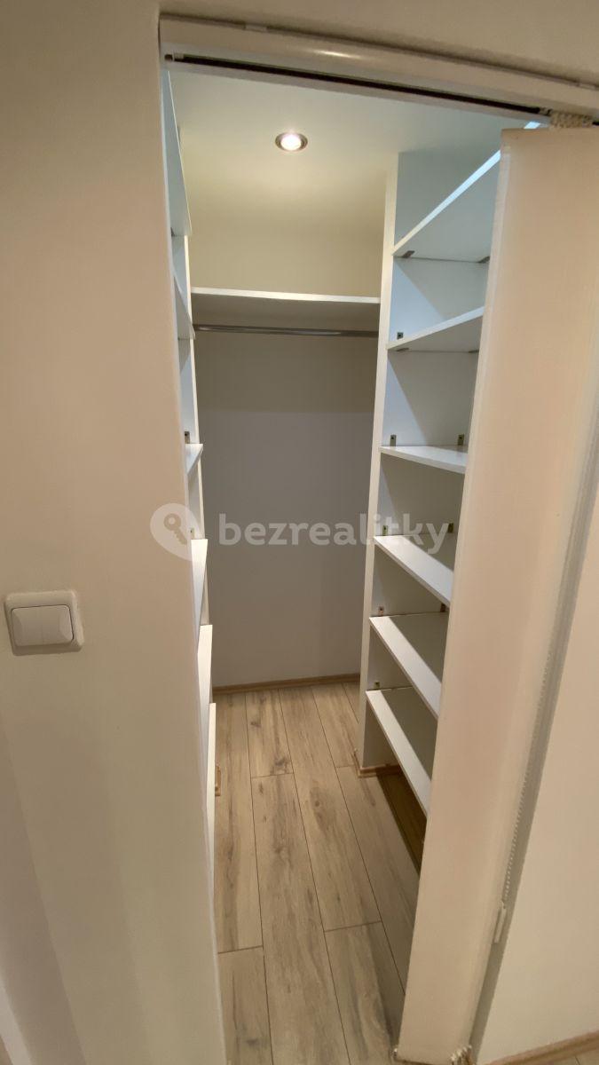 2 bedroom flat to rent, 54 m², Petrohradská, Kladno, Středočeský Region