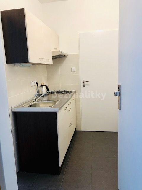 Studio flat to rent, 30 m², Kloboučnická, Prague, Prague