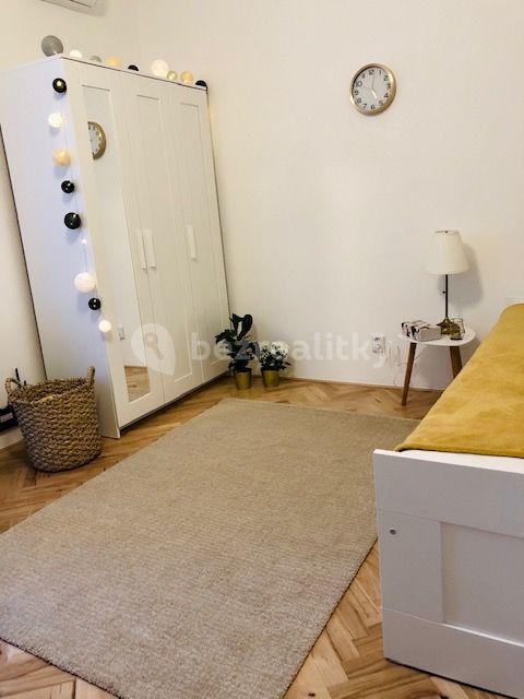 Studio flat to rent, 30 m², Kloboučnická, Prague, Prague