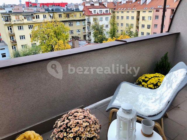 Studio flat to rent, 30 m², Kloboučnická, Prague, Prague