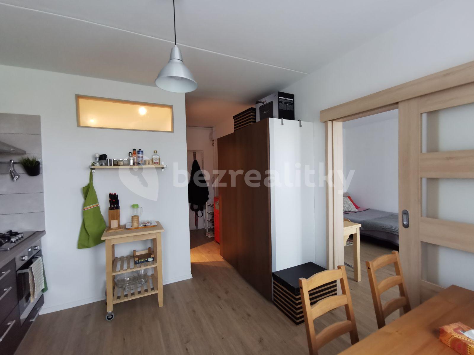1 bedroom flat to rent, 38 m², Hrubínova, Hradec Králové, Královéhradecký Region