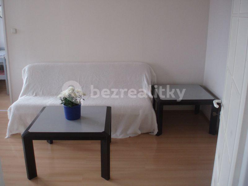 4 bedroom flat to rent, 68 m², Mimoňská, Prague, Prague