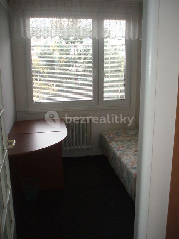 4 bedroom flat to rent, 68 m², Mimoňská, Prague, Prague