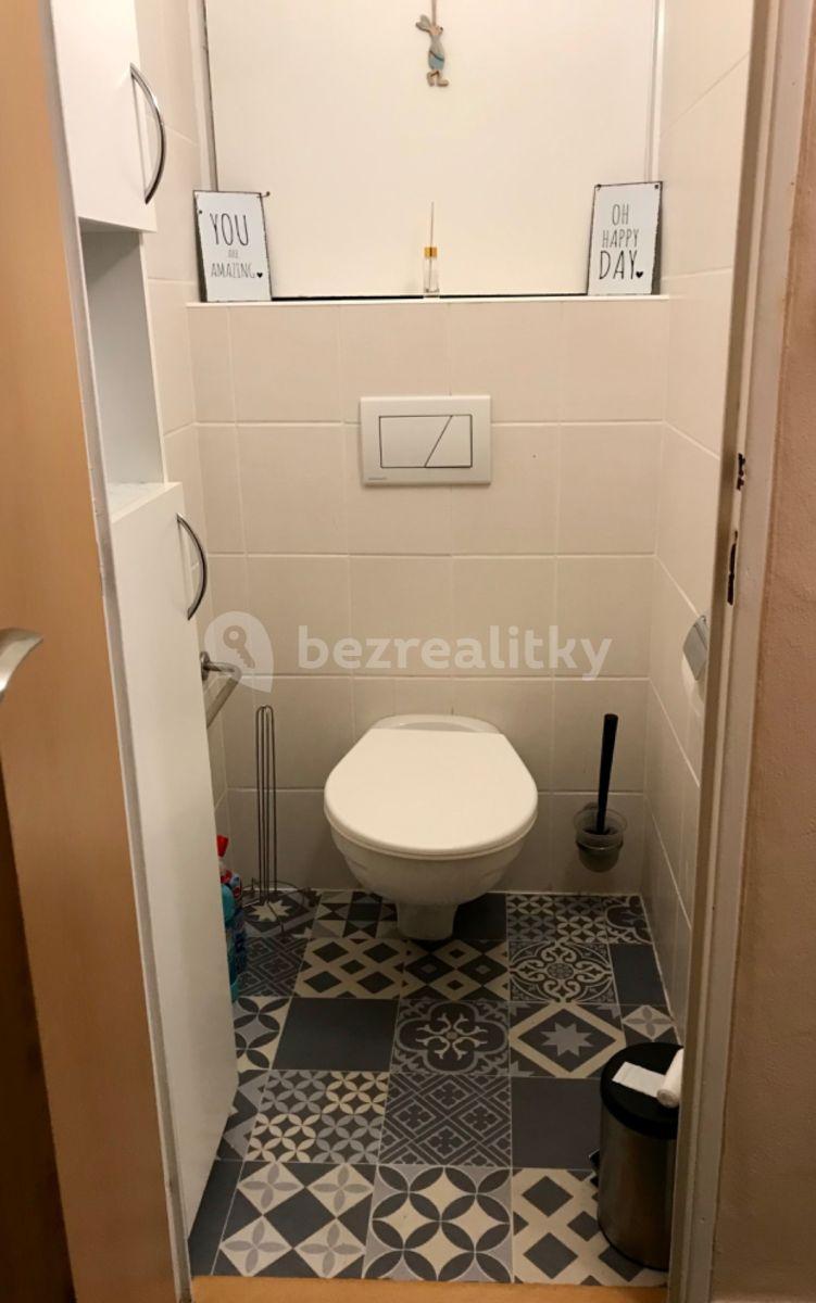 1 bedroom with open-plan kitchen flat to rent, 67 m², Makovského, Prague, Prague