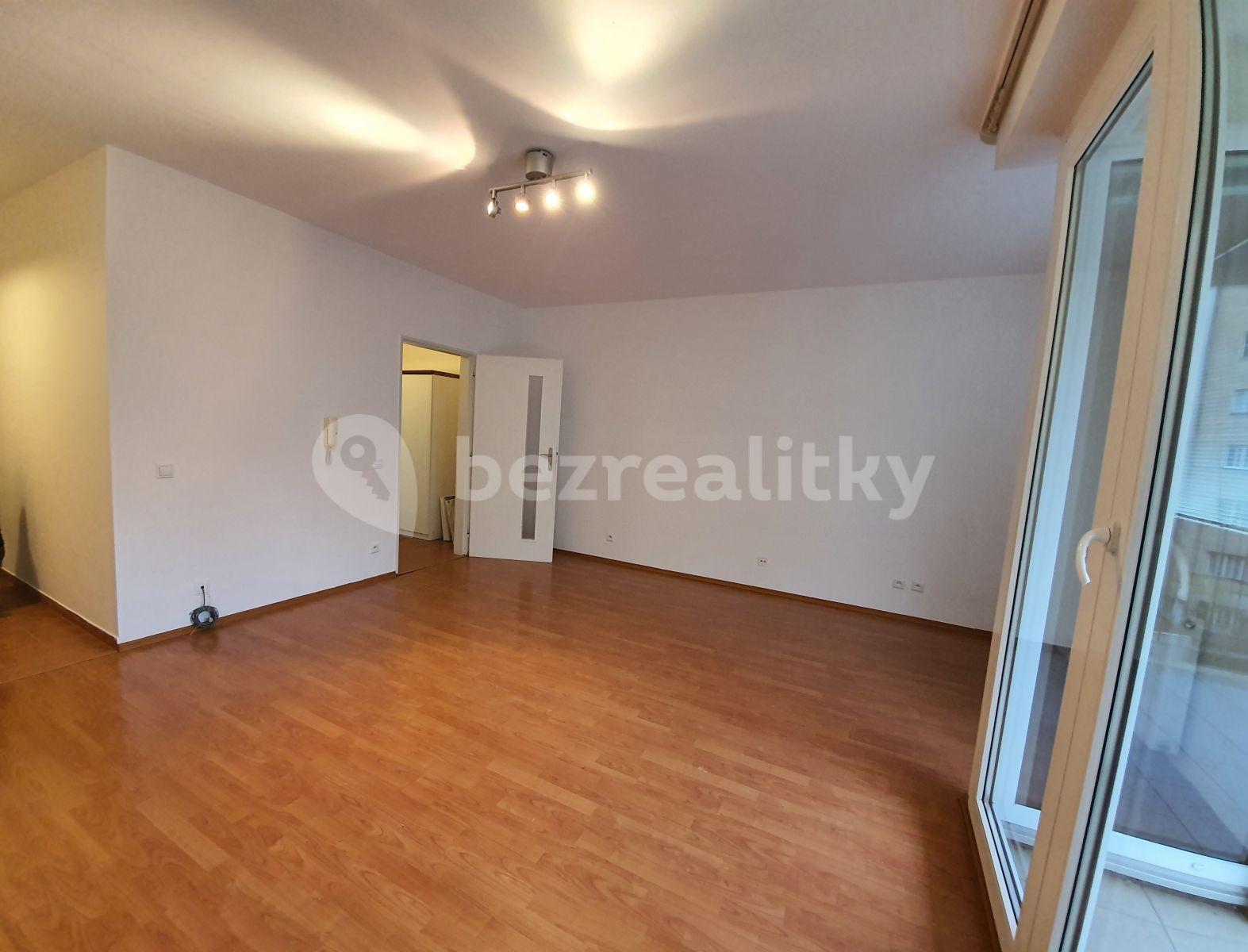 Studio flat to rent, 33 m², Kloboučnická, Prague, Prague