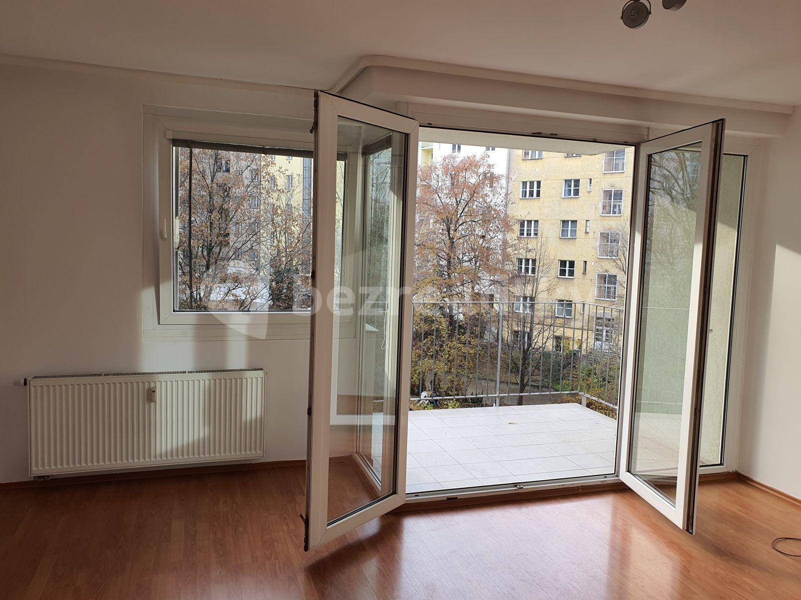 Studio flat to rent, 33 m², Kloboučnická, Prague, Prague