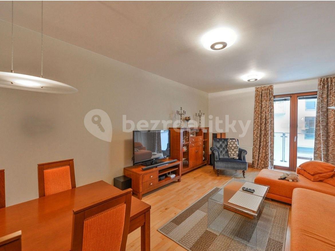 2 bedroom with open-plan kitchen flat to rent, 90 m², Vršovická, Prague, Prague