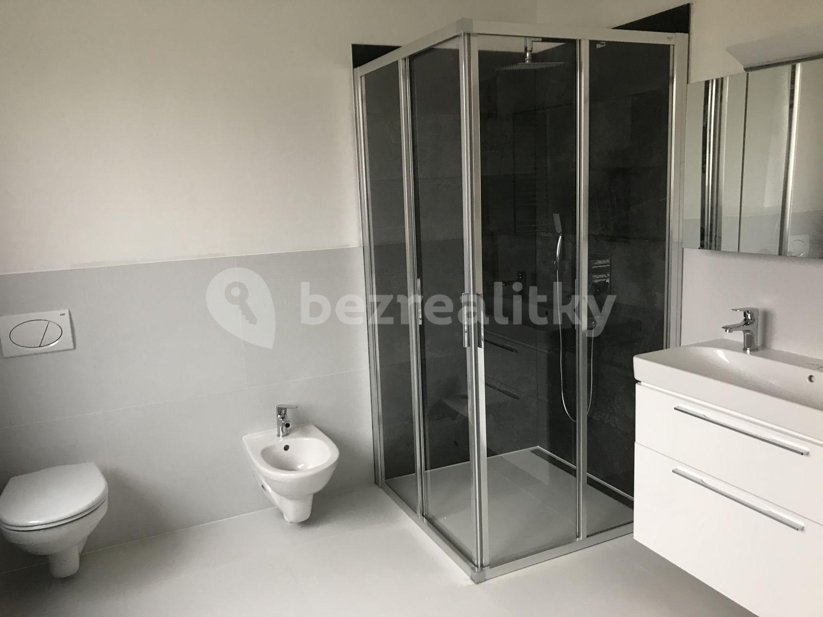 house to rent, 157 m², Nad Prahou, Horoměřice, Středočeský Region