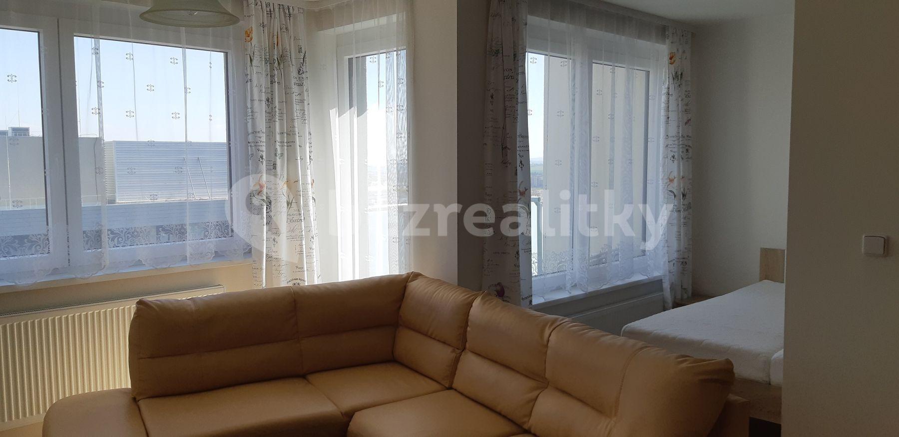 Studio flat to rent, 50 m², Náměstí Junkových, Prague, Prague