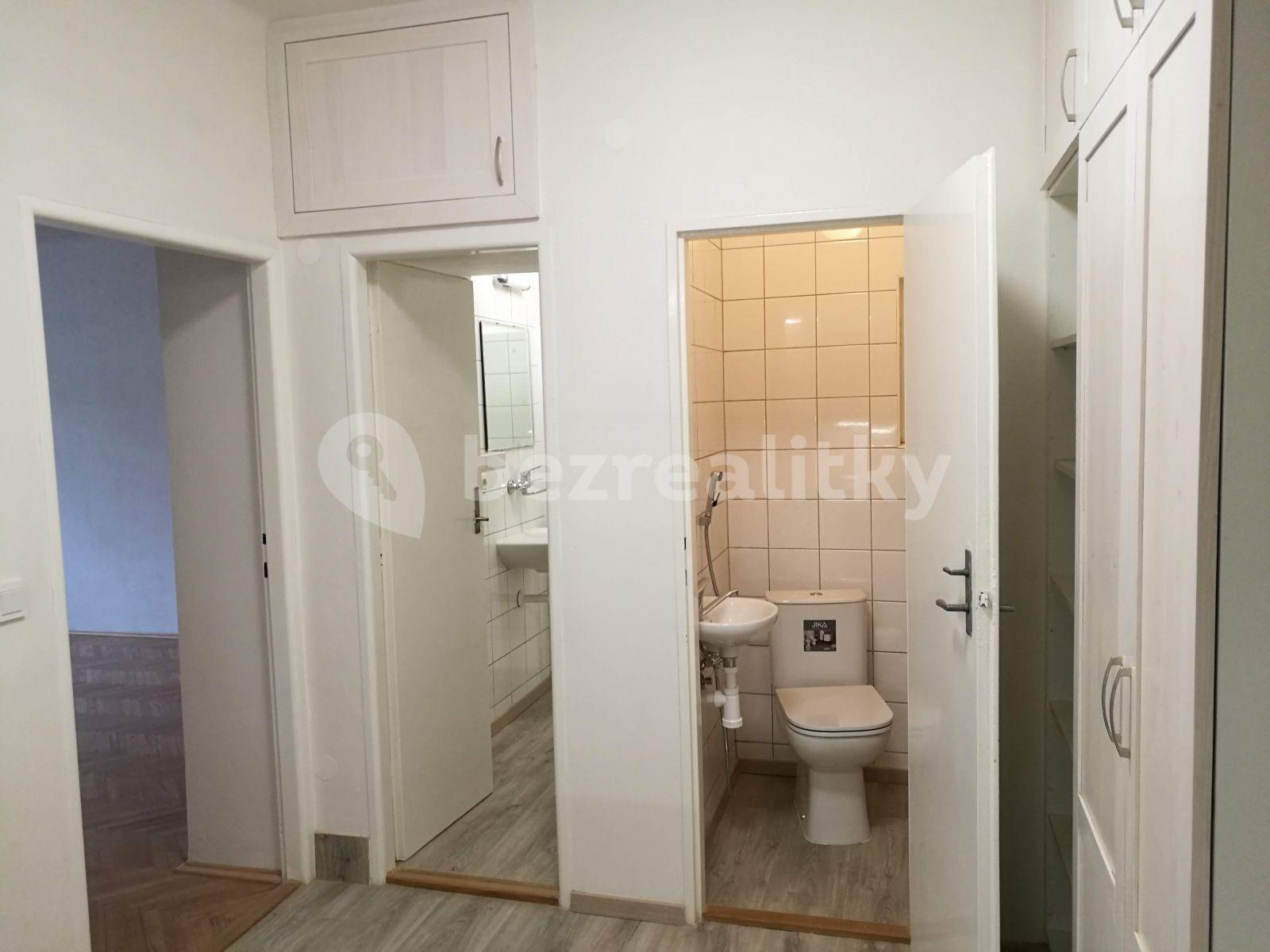 2 bedroom flat to rent, 56 m², Podbabská, Prague, Prague