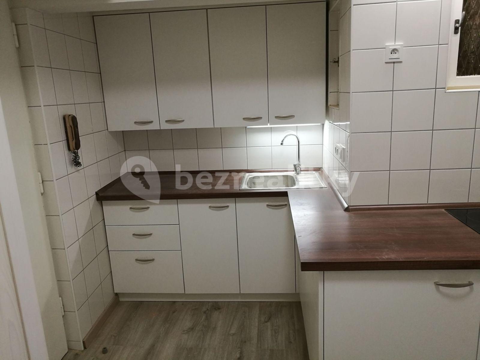 2 bedroom flat to rent, 56 m², Podbabská, Prague, Prague