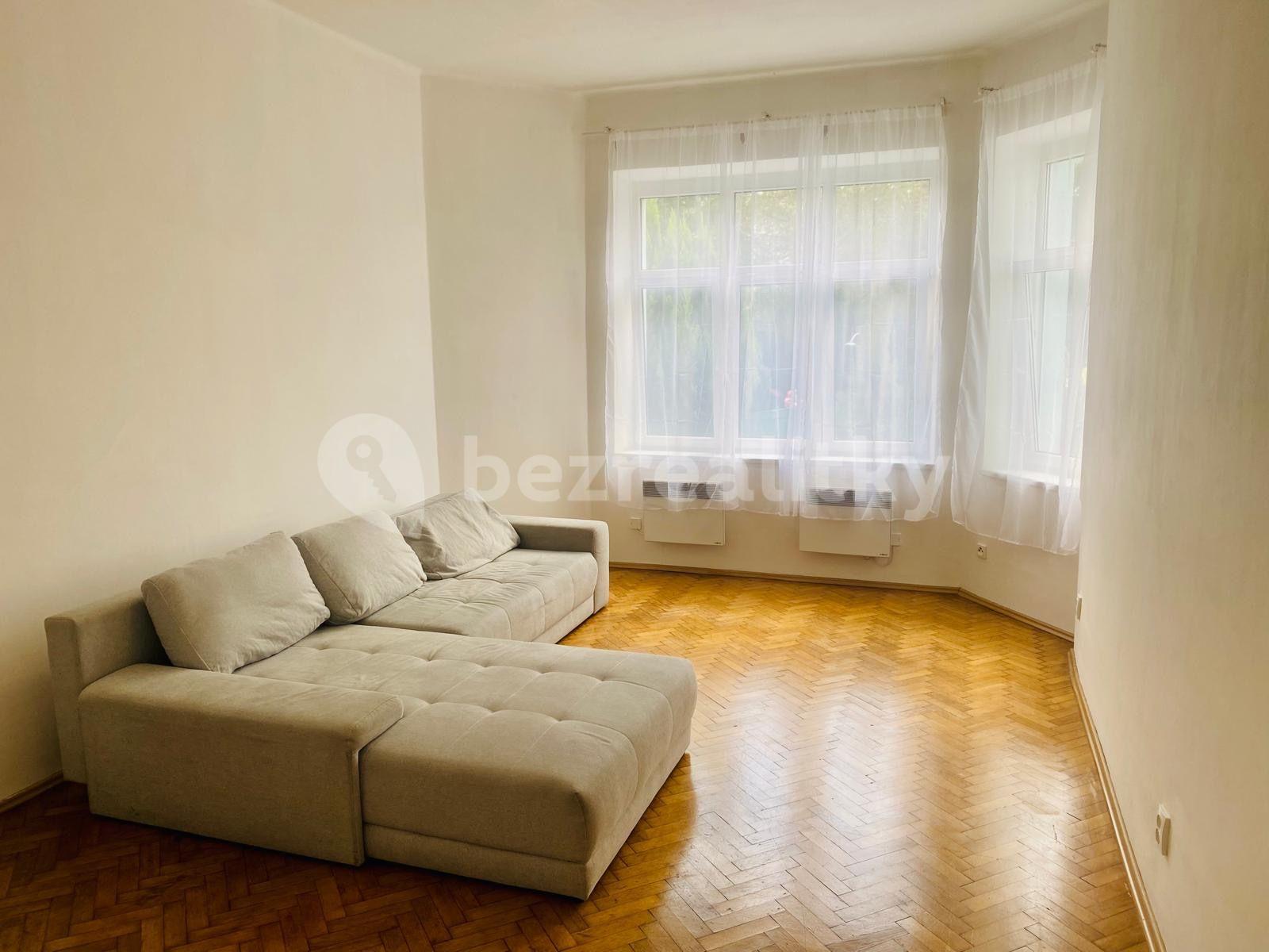 1 bedroom with open-plan kitchen flat to rent, 51 m², Husova, Pardubice, Pardubický Region