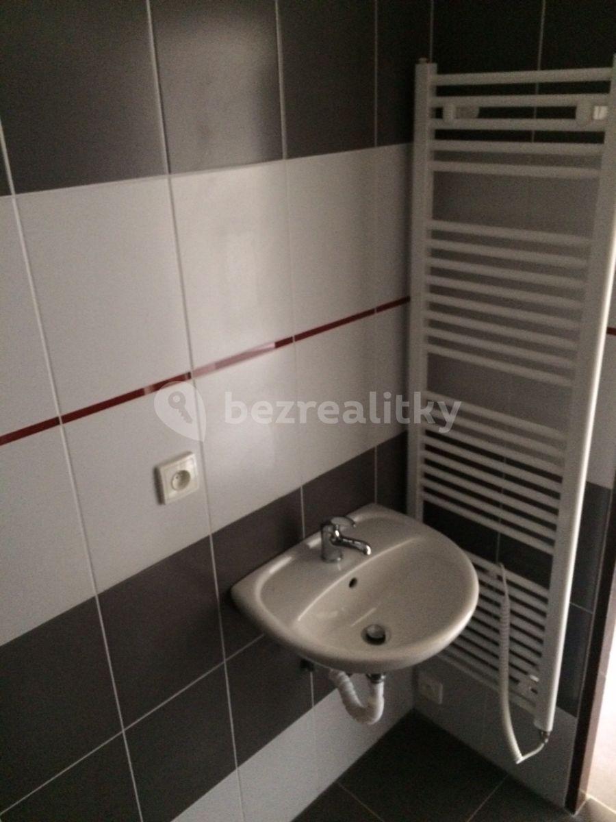 Studio flat to rent, 22 m², Macanova, Pardubice, Pardubický Region