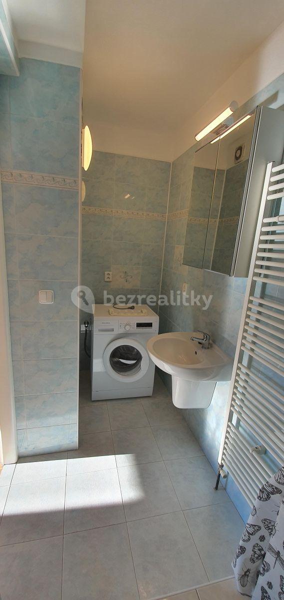 2 bedroom with open-plan kitchen flat to rent, 78 m², Čihákova, Poděbrady, Středočeský Region