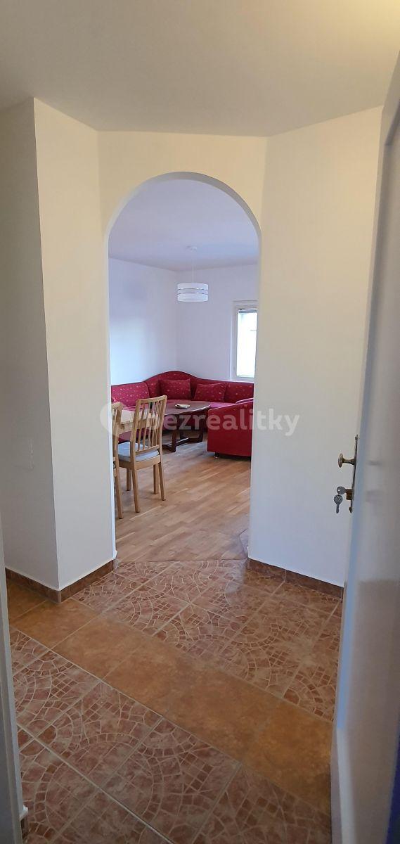 2 bedroom with open-plan kitchen flat to rent, 78 m², Čihákova, Poděbrady, Středočeský Region