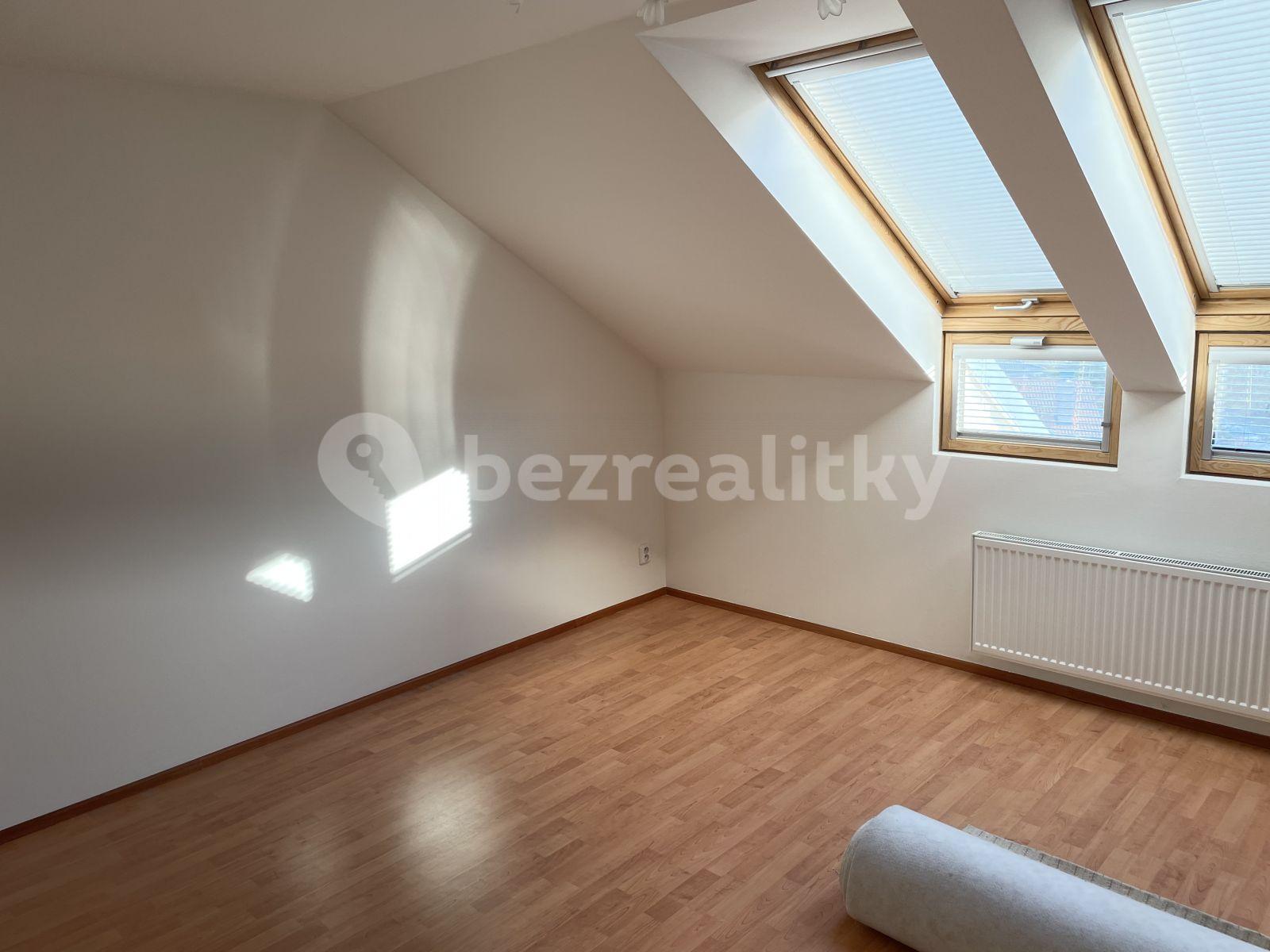 4 bedroom with open-plan kitchen flat to rent, 170 m², Žampiónová, Prague, Prague