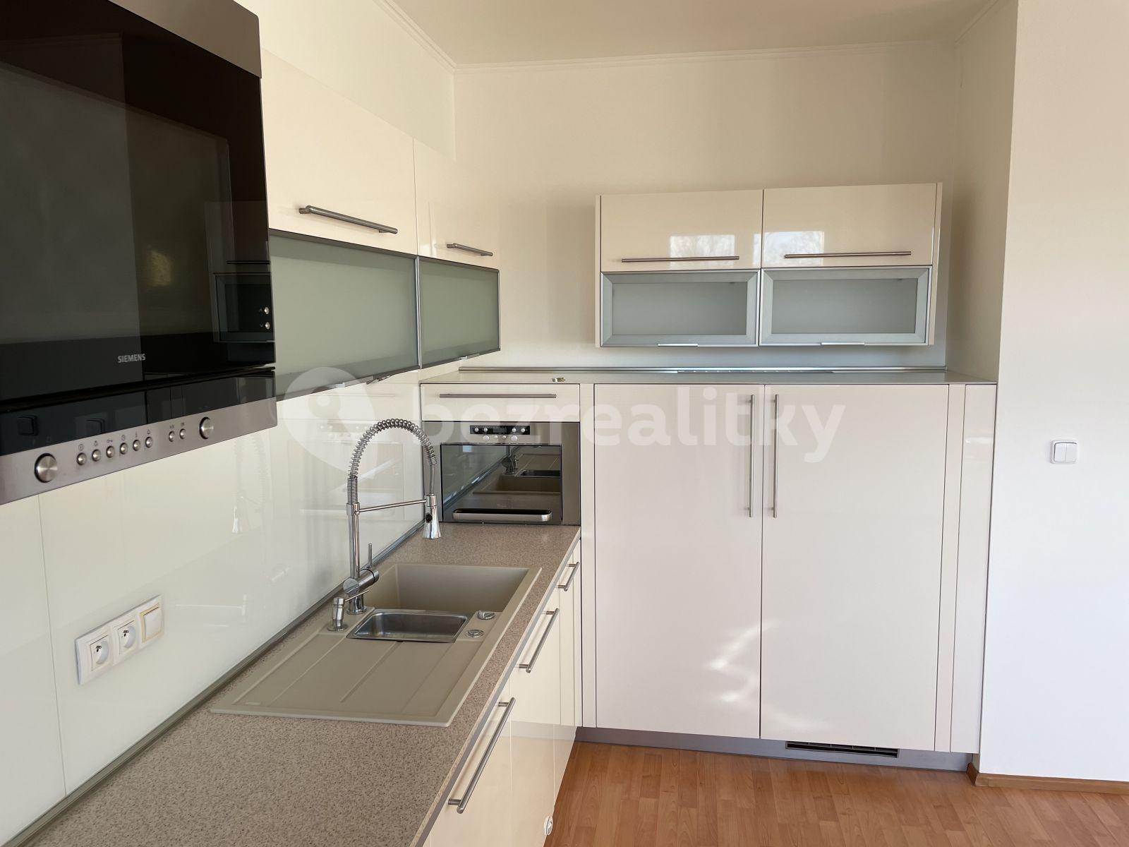 4 bedroom with open-plan kitchen flat to rent, 170 m², Žampiónová, Prague, Prague