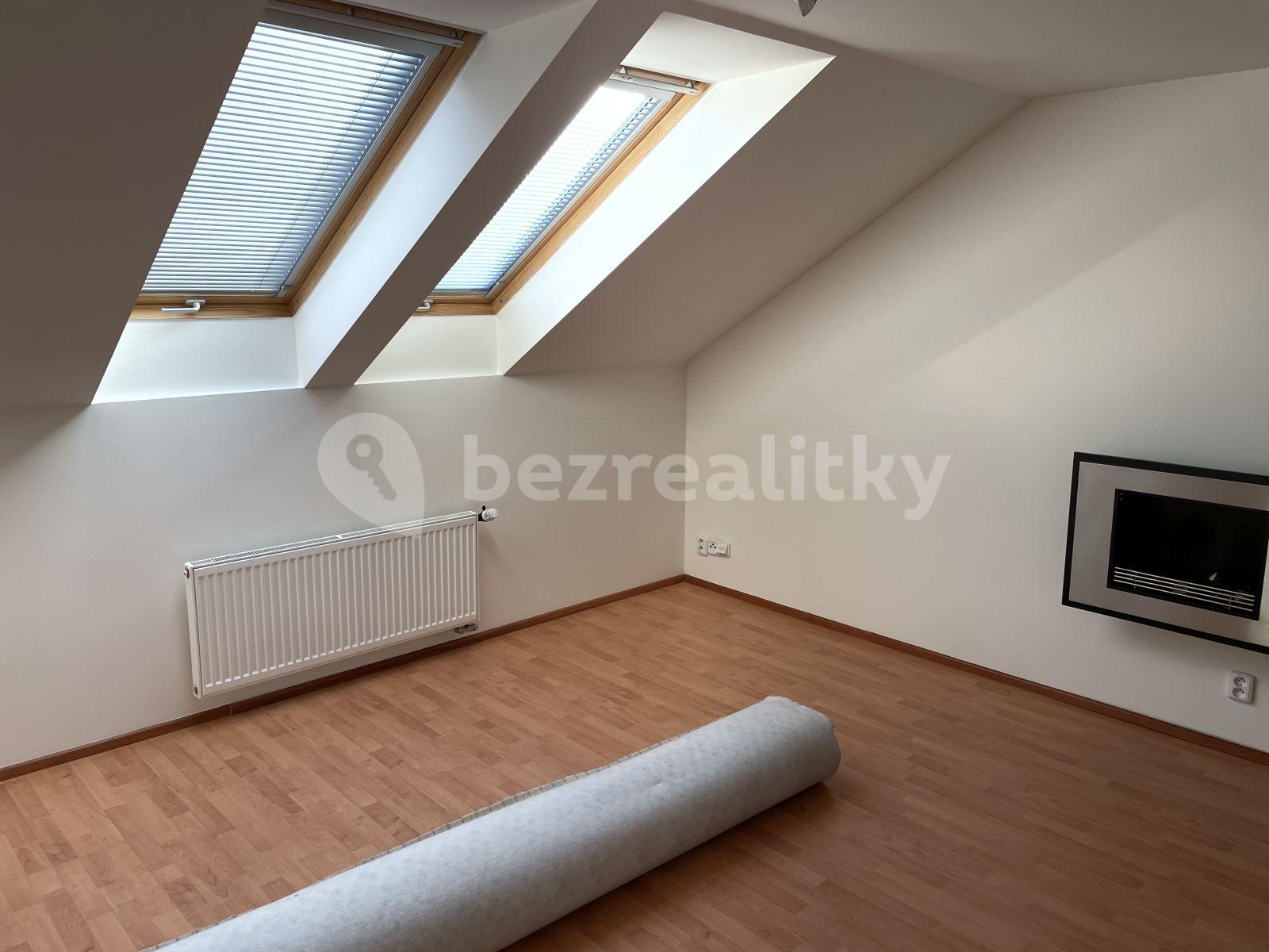 4 bedroom with open-plan kitchen flat to rent, 170 m², Žampiónová, Prague, Prague