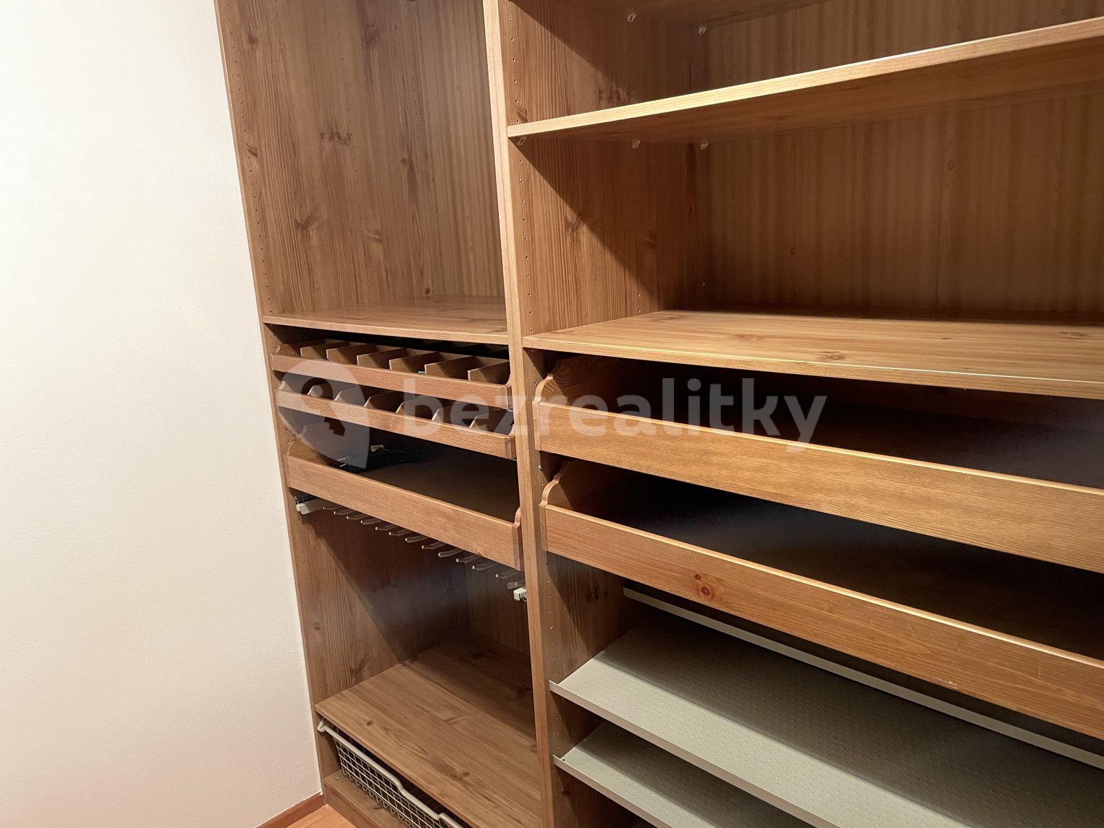 4 bedroom with open-plan kitchen flat to rent, 170 m², Žampiónová, Prague, Prague