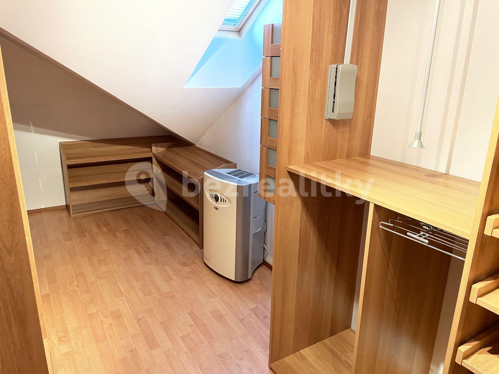 4 bedroom with open-plan kitchen flat to rent, 170 m², Žampiónová, Prague, Prague