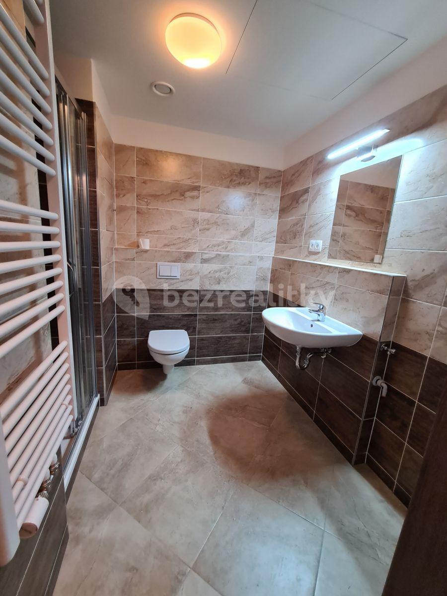 Studio flat to rent, 33 m², Šífařská, Prague, Prague