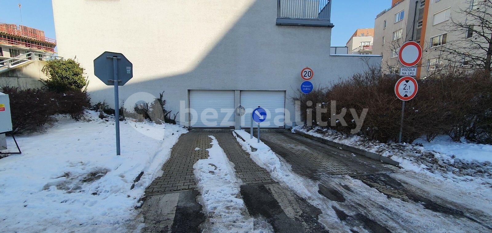 garage to rent, 12 m², Počernická, Prague, Prague