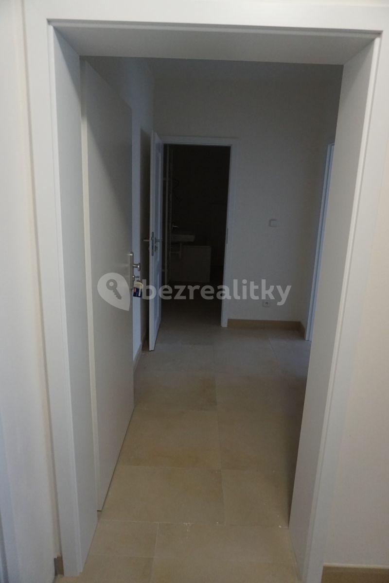 1 bedroom with open-plan kitchen flat to rent, 40 m², Pod Altánem, Prague, Prague