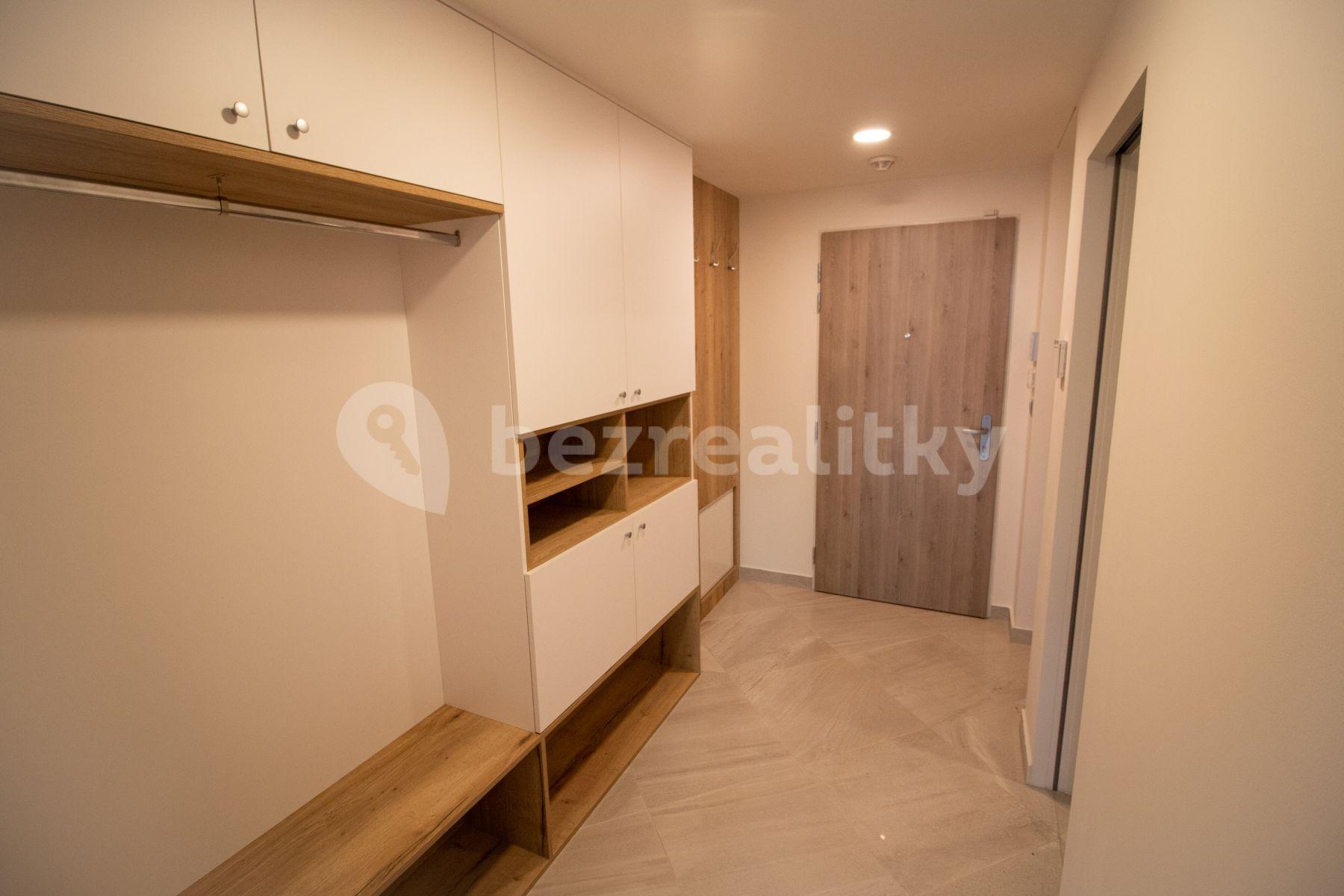 Studio flat to rent, 37 m², Kurta Konráda, Prague, Prague