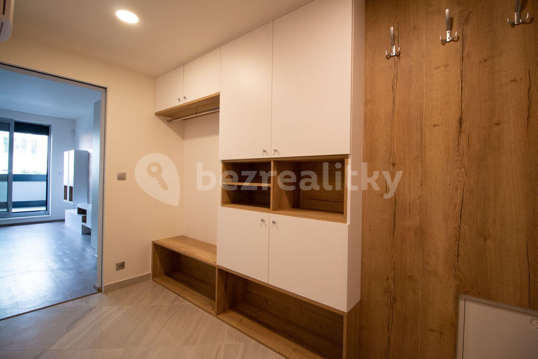 Studio flat to rent, 37 m², Kurta Konráda, Prague, Prague