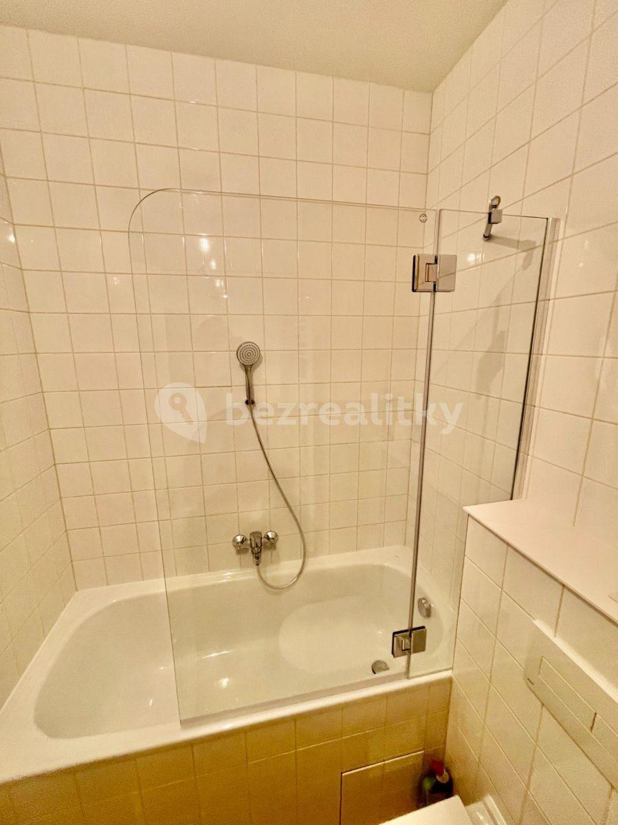 Studio flat for sale, 23 m², Poděbradská, Prague, Prague