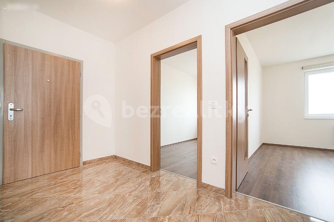 3 bedroom with open-plan kitchen flat to rent, 85 m², Sicherova, Prague, Prague