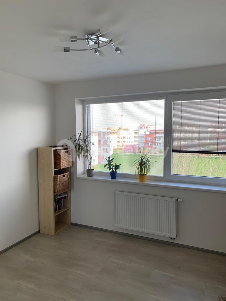 2 bedroom with open-plan kitchen flat to rent, 73 m², Antonína Petrofa, Hradec Králové, Královéhradecký Region