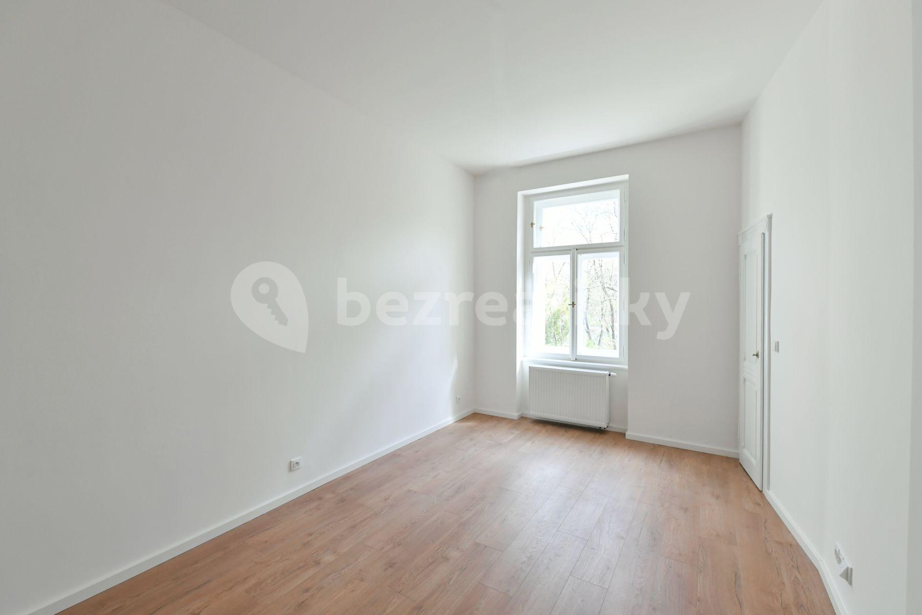 3 bedroom with open-plan kitchen flat to rent, 105 m², Kubelíkova, Prague, Prague