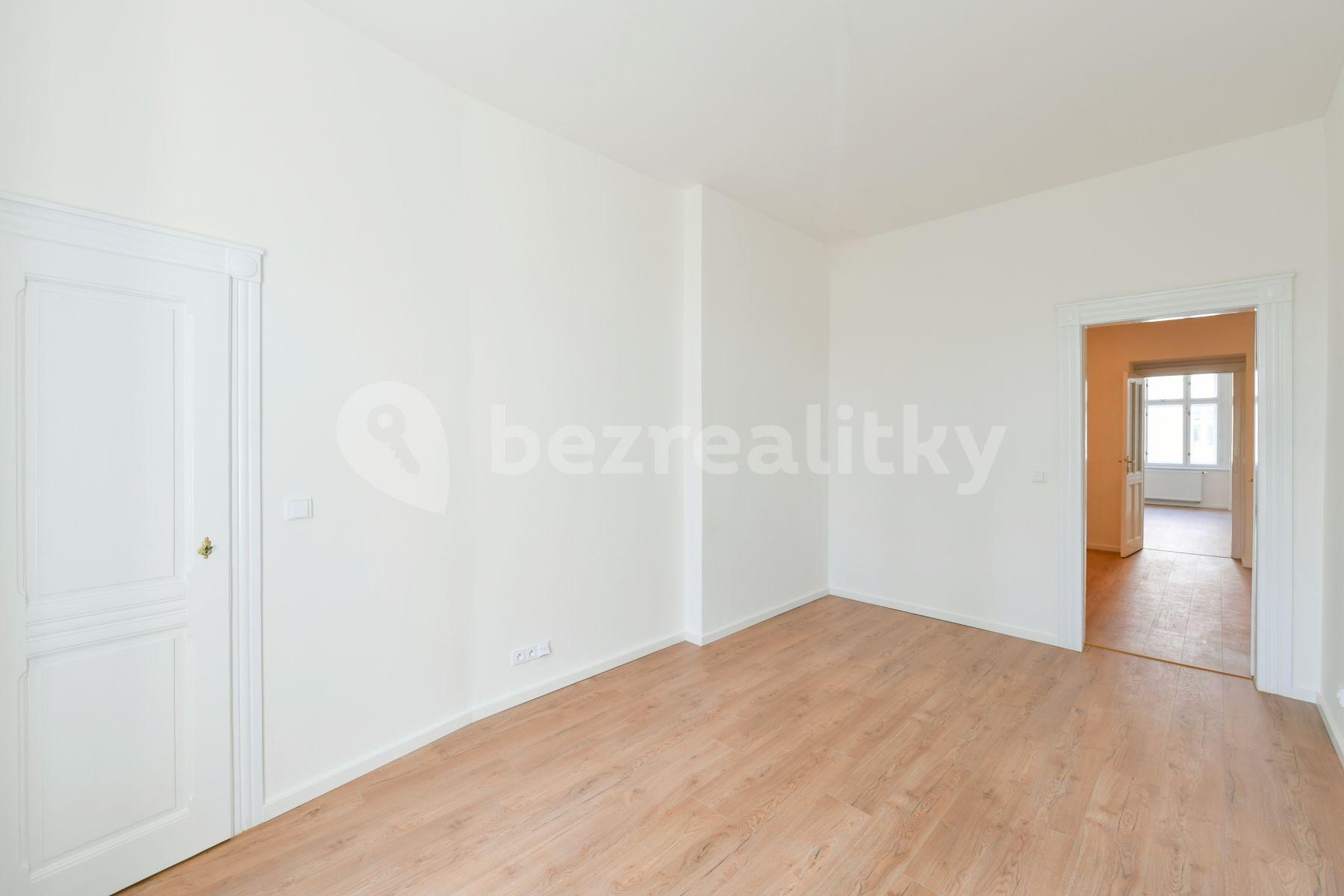 3 bedroom with open-plan kitchen flat to rent, 105 m², Kubelíkova, Prague, Prague