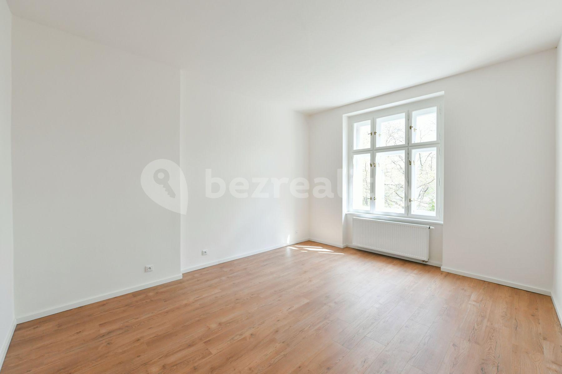 3 bedroom with open-plan kitchen flat to rent, 105 m², Kubelíkova, Prague, Prague